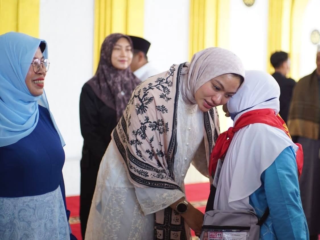 Bupati Annisa Lepas 83 Jamaah Haji Dharmasraya, Titip Doa untuk Kemajuan Daerah
