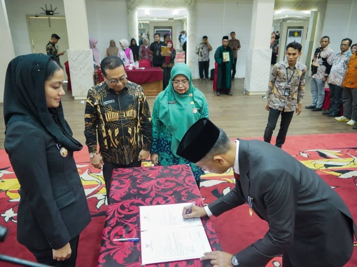 Bupati Annisa Resmi Lantik Medison sebagai Sekda Definitif Dharmasraya