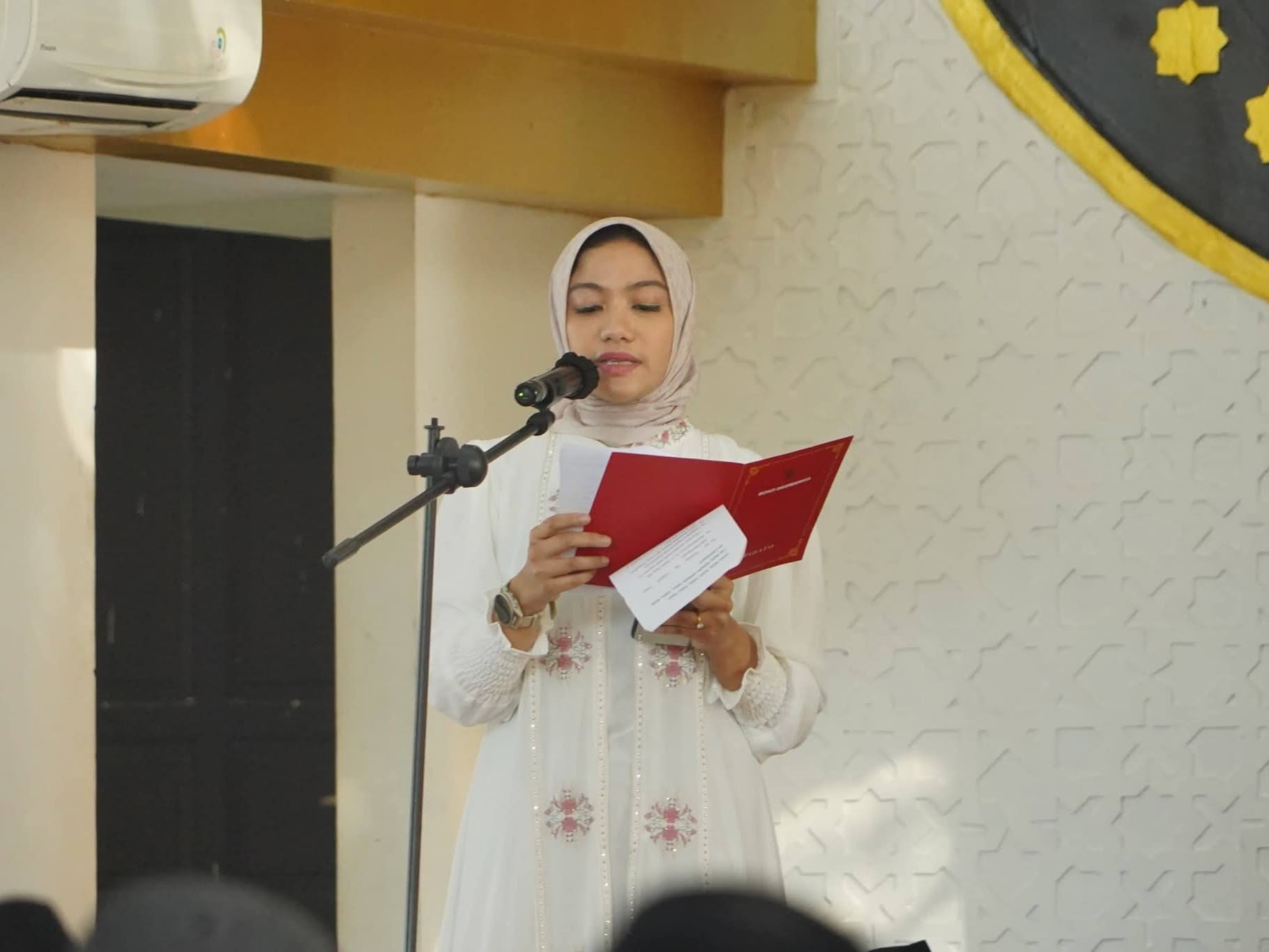 Bupati dan Wabup Dharmasraya Shalat Idul Adha 1447 H di Masjid Agung