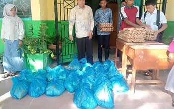 MTsN 5 SOLOK TERIMA PAKET SANTUNAN YATIM DARI BAZNAS DAN KEMENAG KAB. SOLOK.