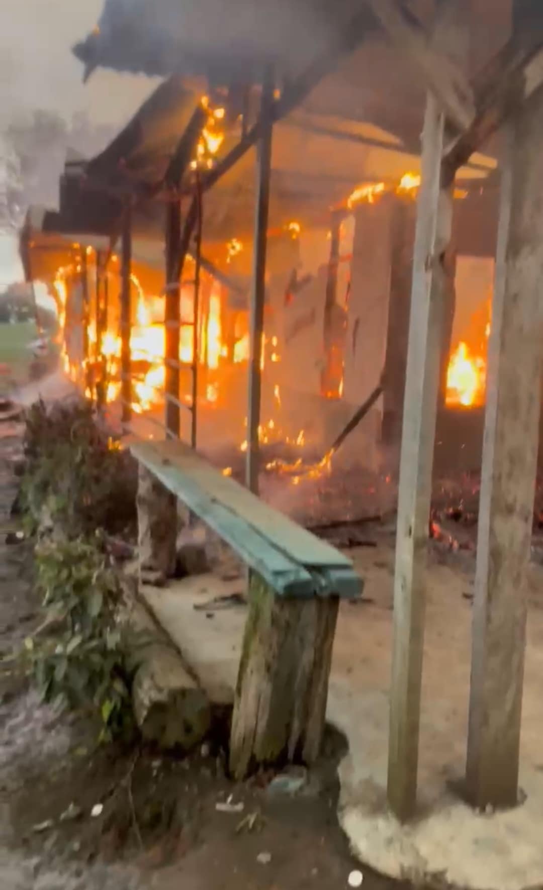 BERITA DUKA: RUMAH WARGA JORONG RIMBO DATA LUDES TERBAKAR DISAMBAR PETIR.