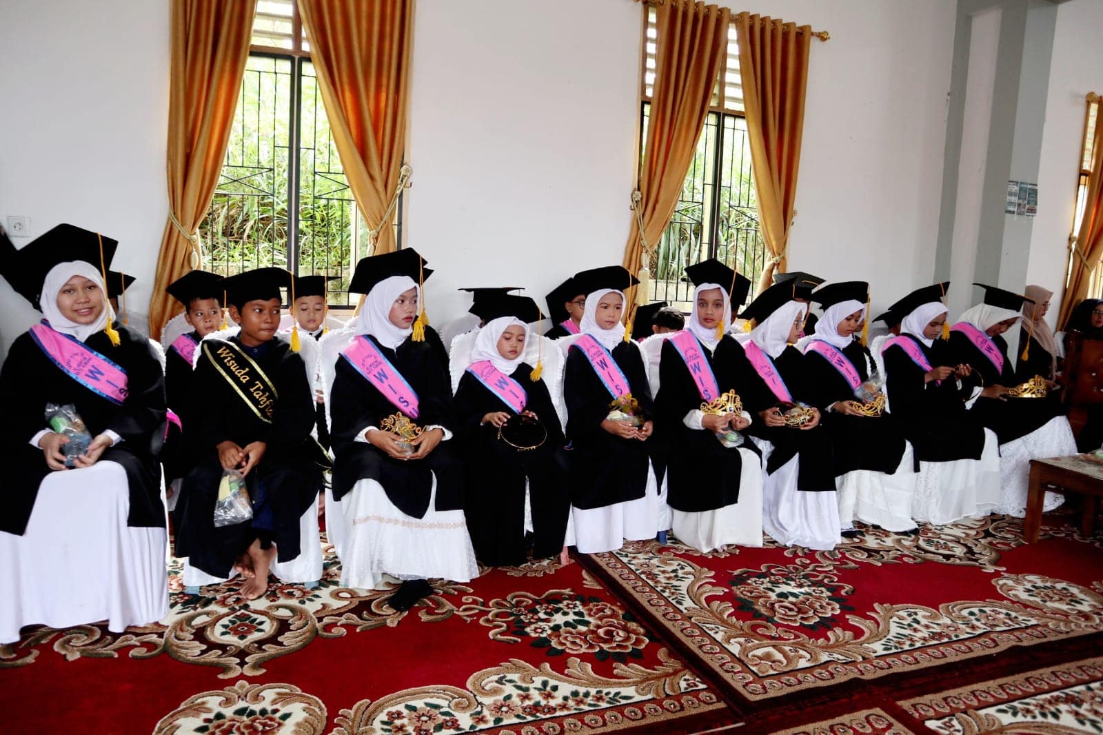 Wisuda Tahfiz Al-Hidayah ke-4 Meriahkan Tahun Baru Islam 1448 Hijriah di Perumahan Batul Kubung